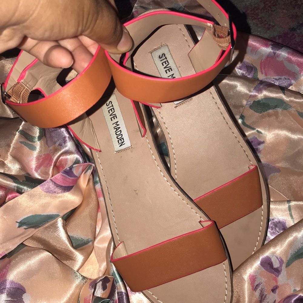 Petula Flats by Steve Madden in Rust/Burnt Orange with Neon Pink Lining - Picture 4 of 7
